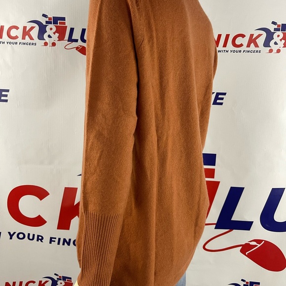 Luxurious Naadam Soft Collection Cinnamon Crewneck - Picture 4 of 5